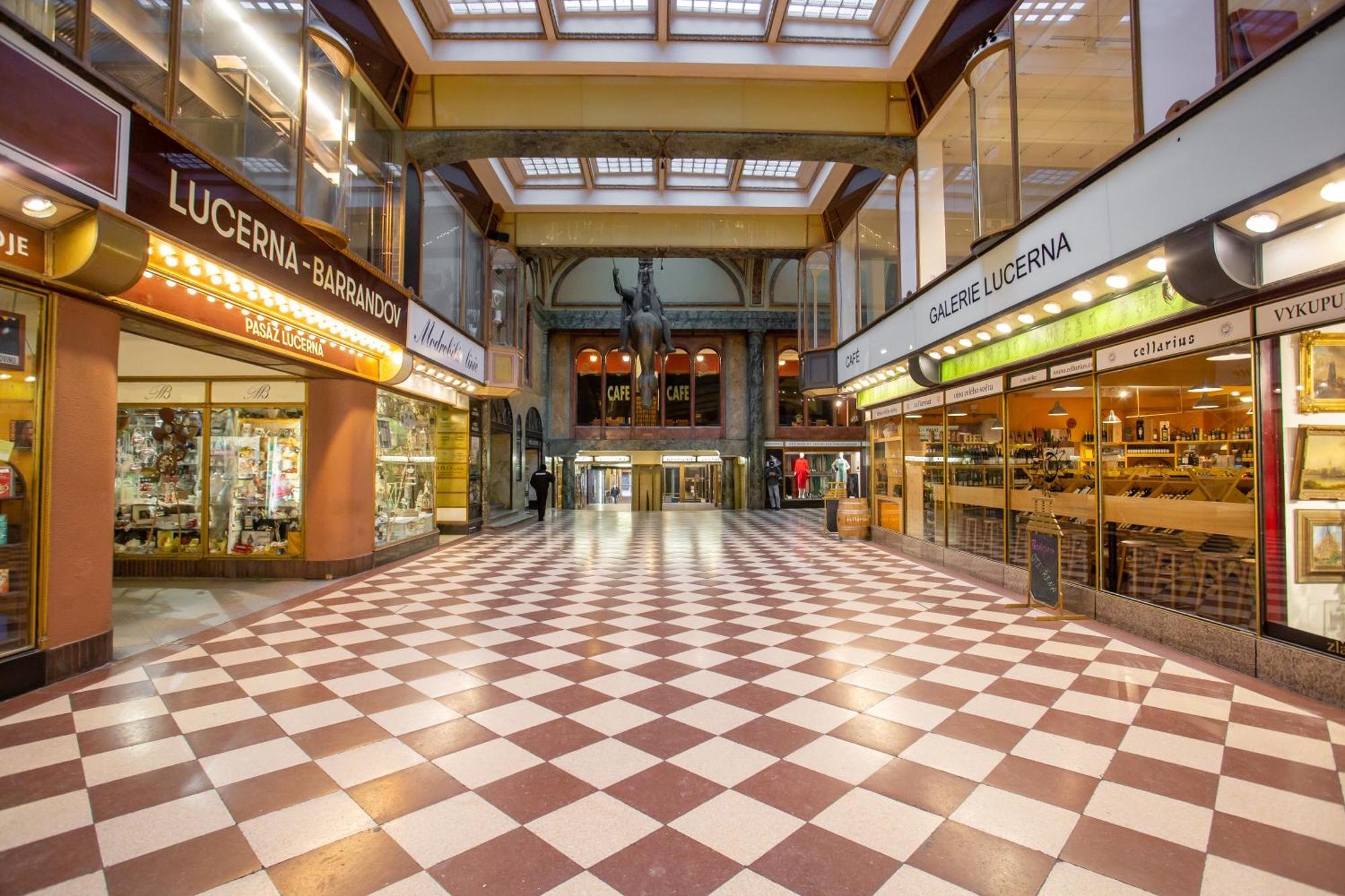 Beautiful And Spacious Wenceslas Square Daire Prag